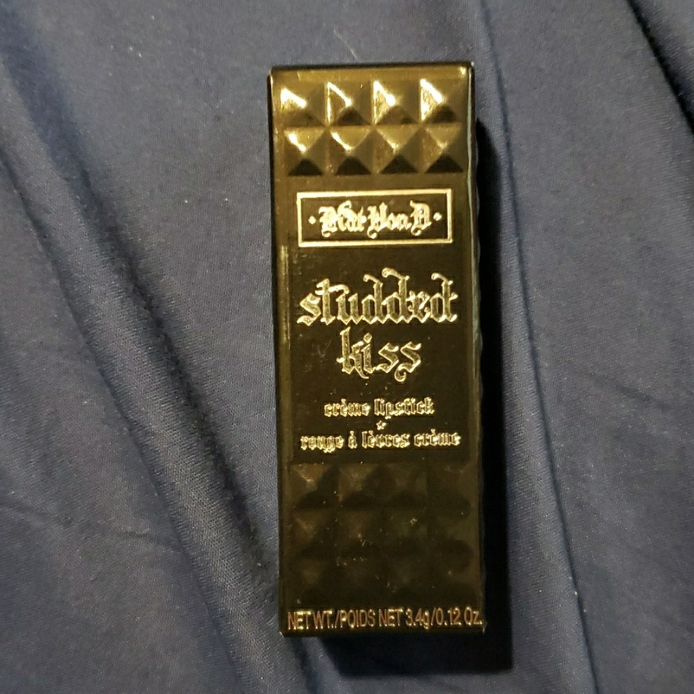 Kat Von D Studded Lipstick in Lovecraft